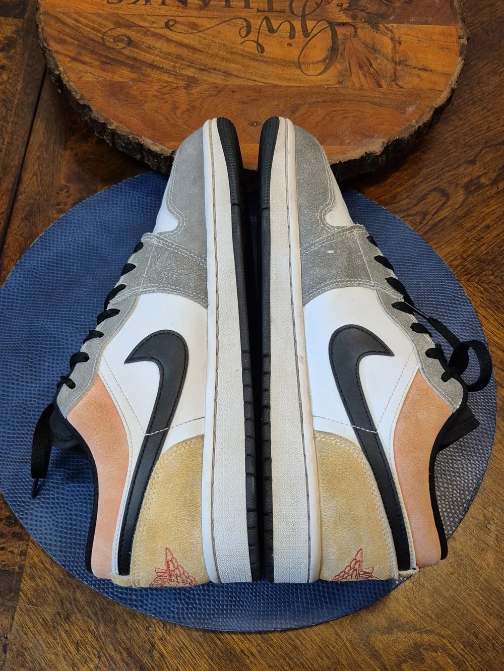 AirJordan1 introduced in1985 as Michael Jordan's signature BB Shoe.sz.10(#3025D)